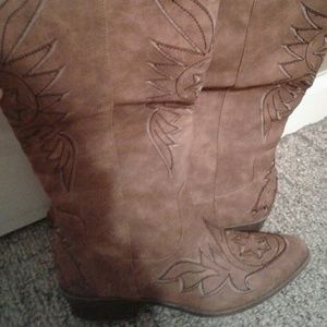 Brand new cowgirl boots/ADORABLE!!!!